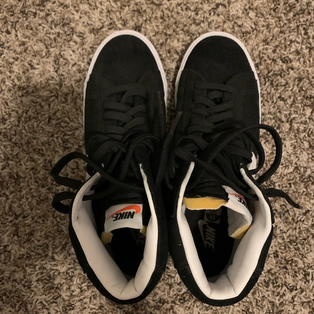BLACK NIKE HIGH TOPS 9.5M/11W